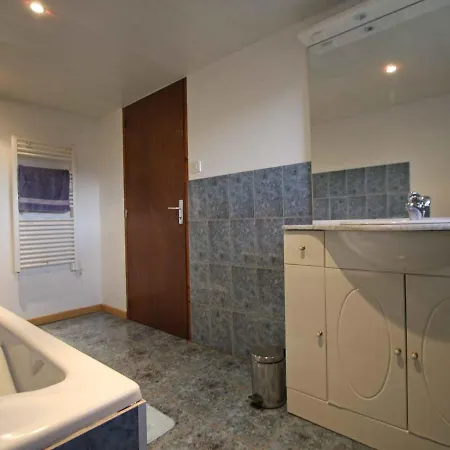 Semesterbostad Grande Maison Avec Cheminee, Proche Nature, Ideale Pour Familles Et Amis, Animaux Admis. - Fr-1-589-229